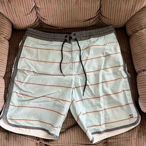 Mens billabong board shorts size 30 waist